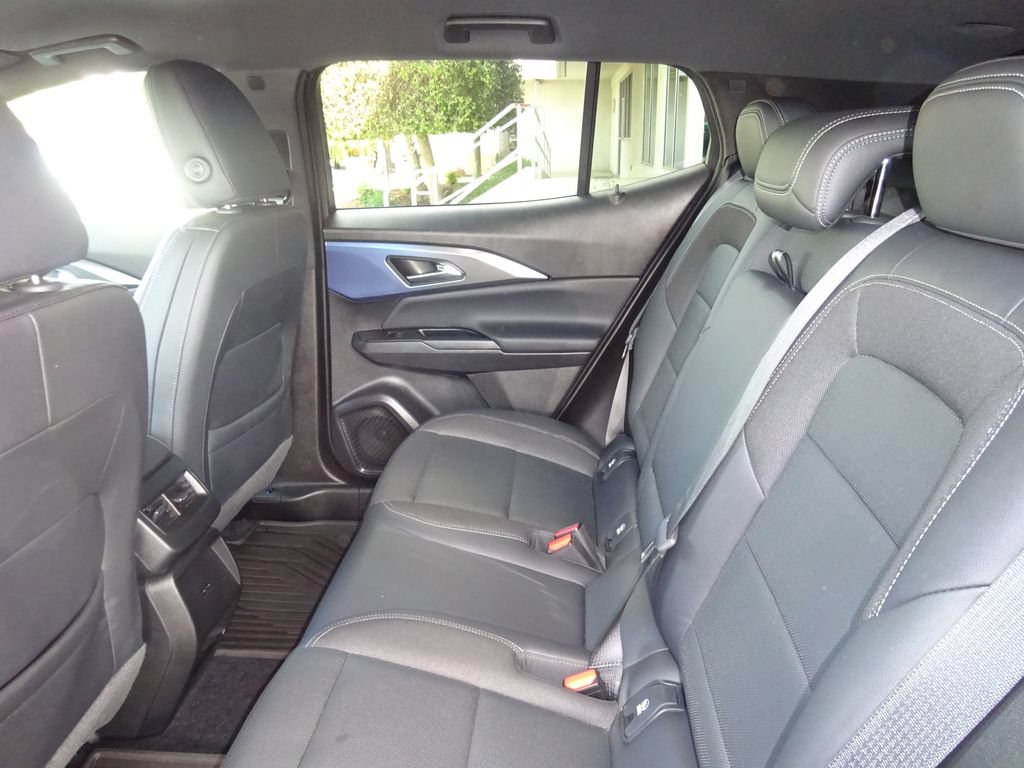 Certified 2024 Chevrolet Equinox EV LT w/ LPO, Blackout Package FWD image 20