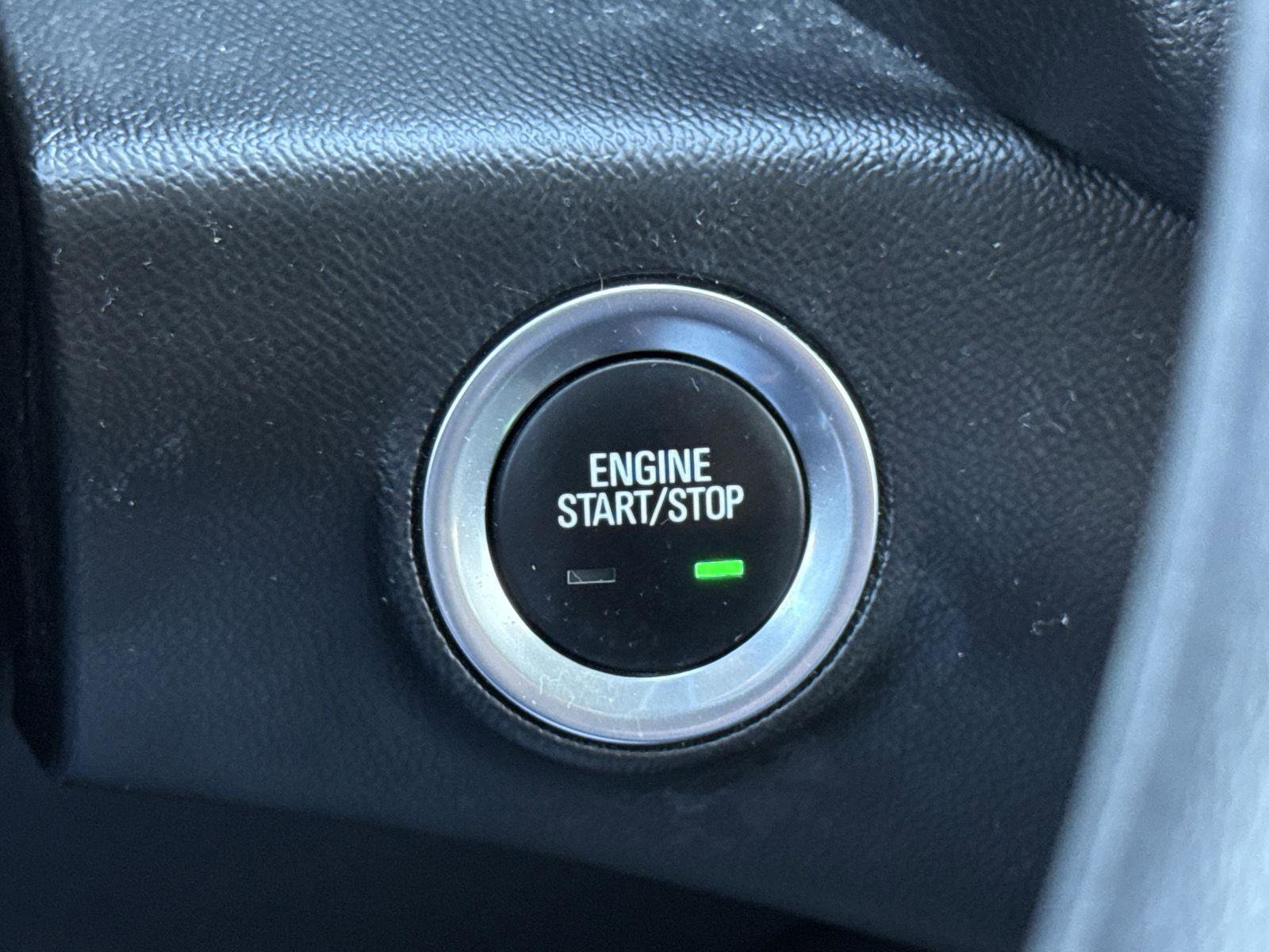 Used 2022 GMC Terrain SLE w/ Driver Convenience Package image 17