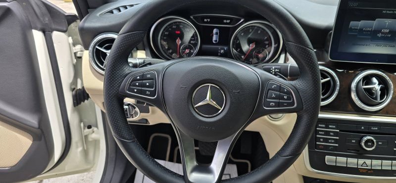 Used 2018 Mercedes-Benz CLA 250 4MATIC image 19