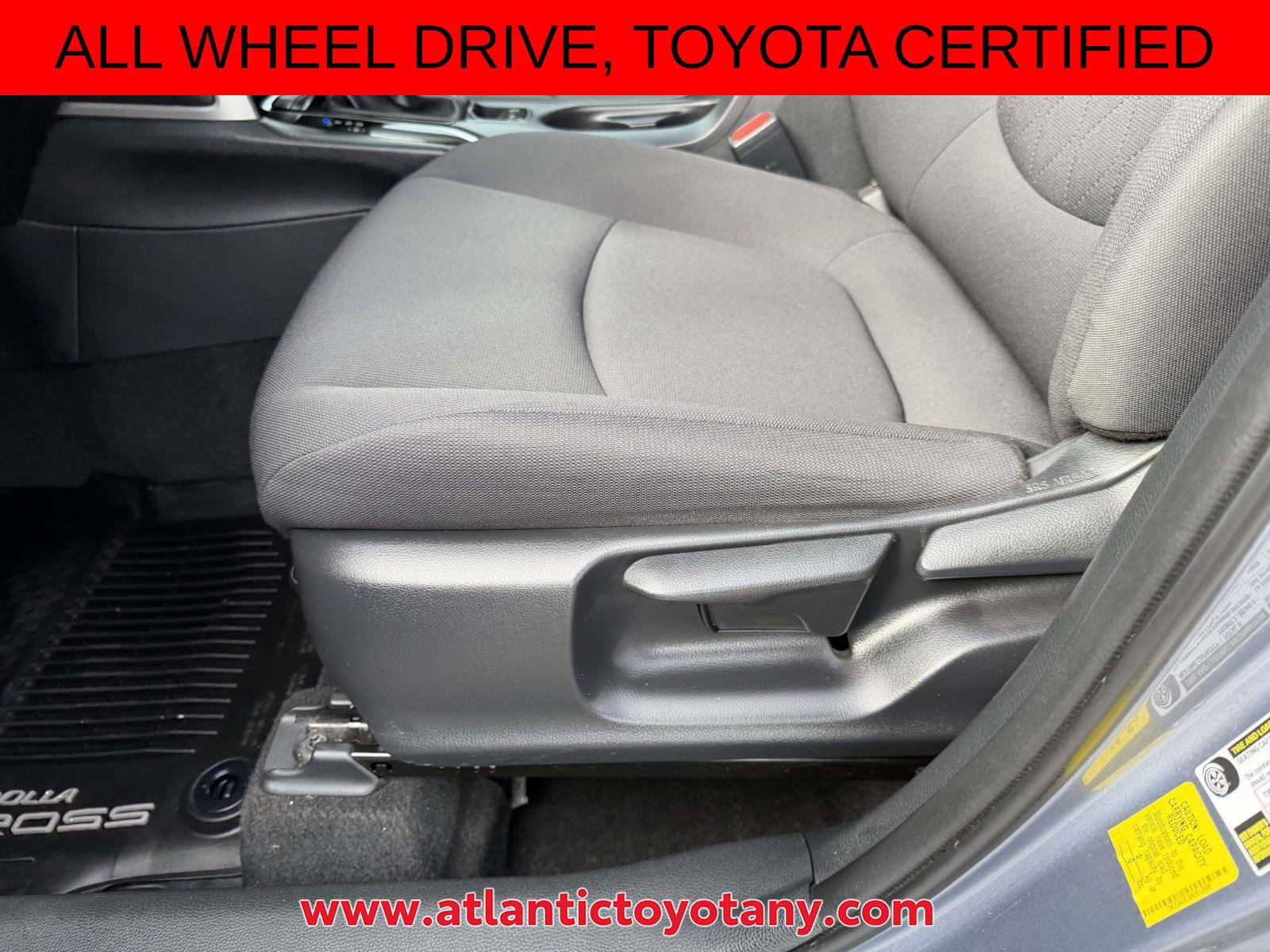 Certified 2022 Toyota Corolla Cross LE AWD/4WD image 18
