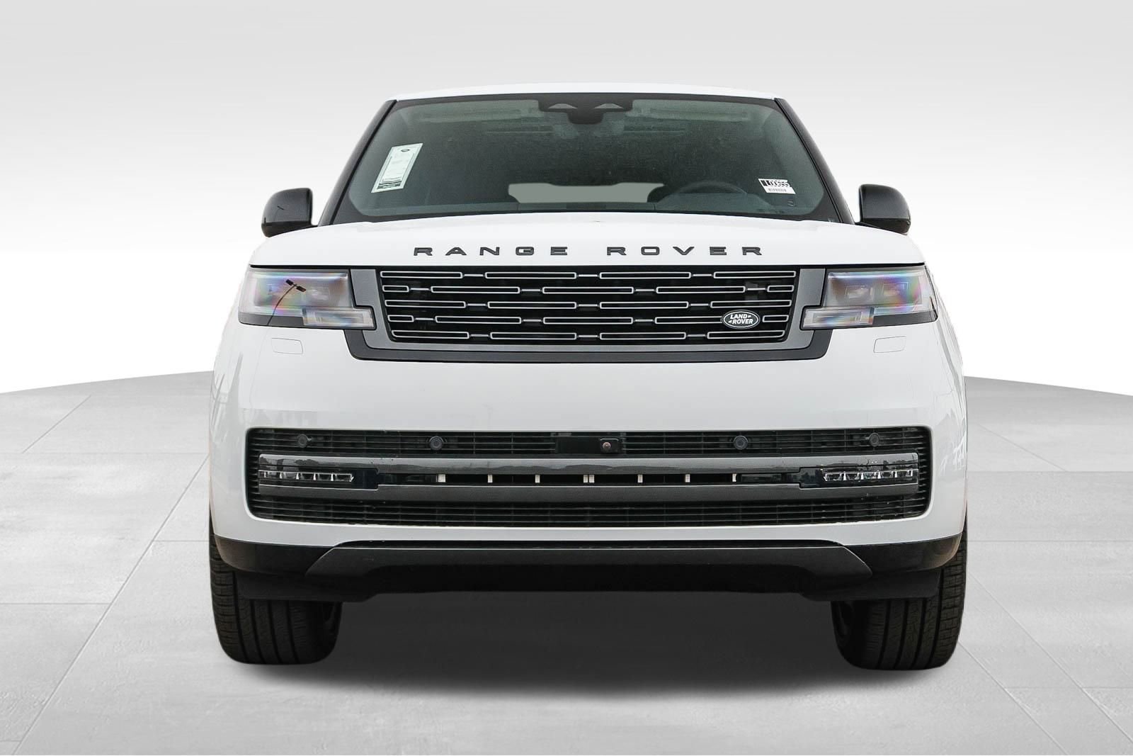 New 2025 Land Rover Range Rover SE image 2