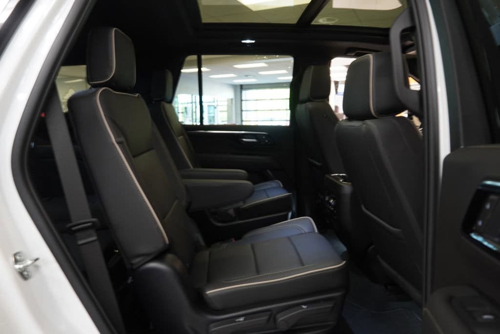 New 2025 Chevrolet Tahoe Premier w/ Sun And Tow Package AWD/4WD image 36