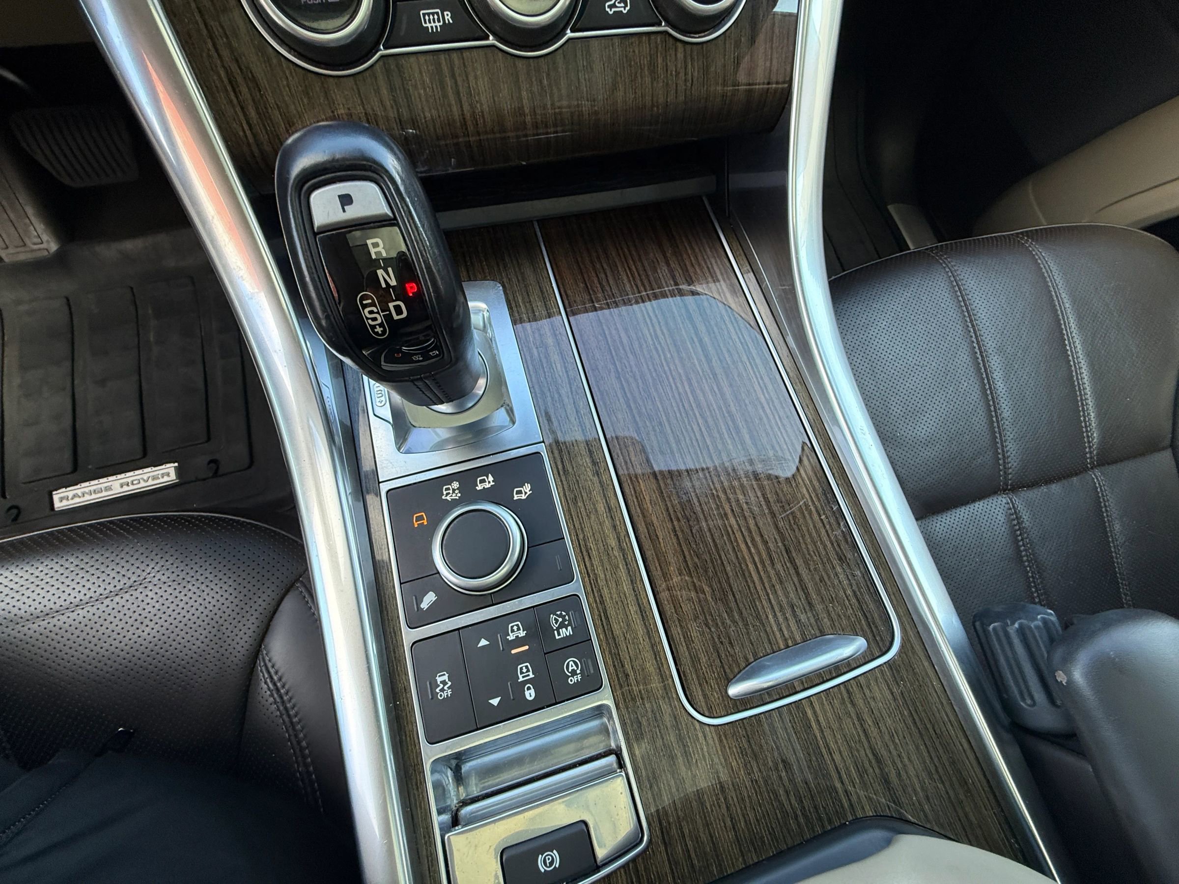 Used 2017 Land Rover Range Rover Sport HSE image 27