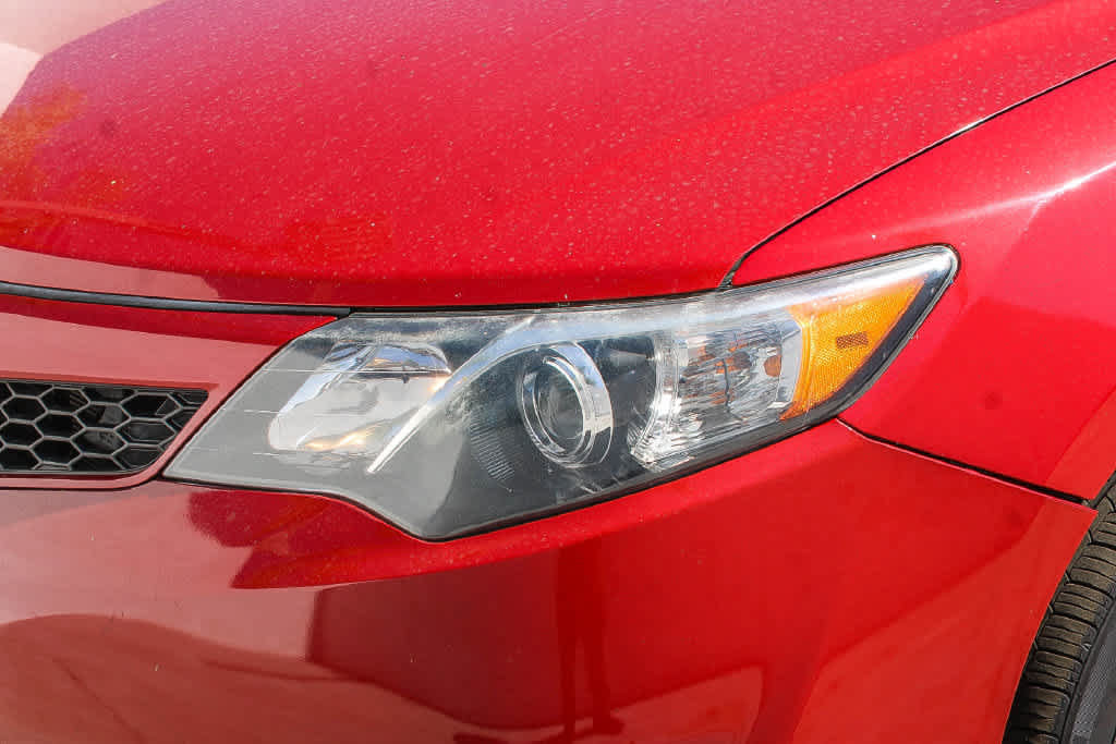 Used 2014 Toyota Camry SE FWD image 10