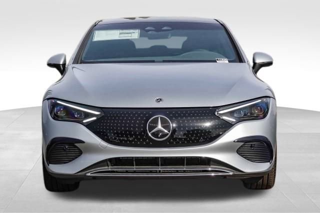 New 2024 Mercedes-Benz EQE 500 4MATIC Sedan image 2