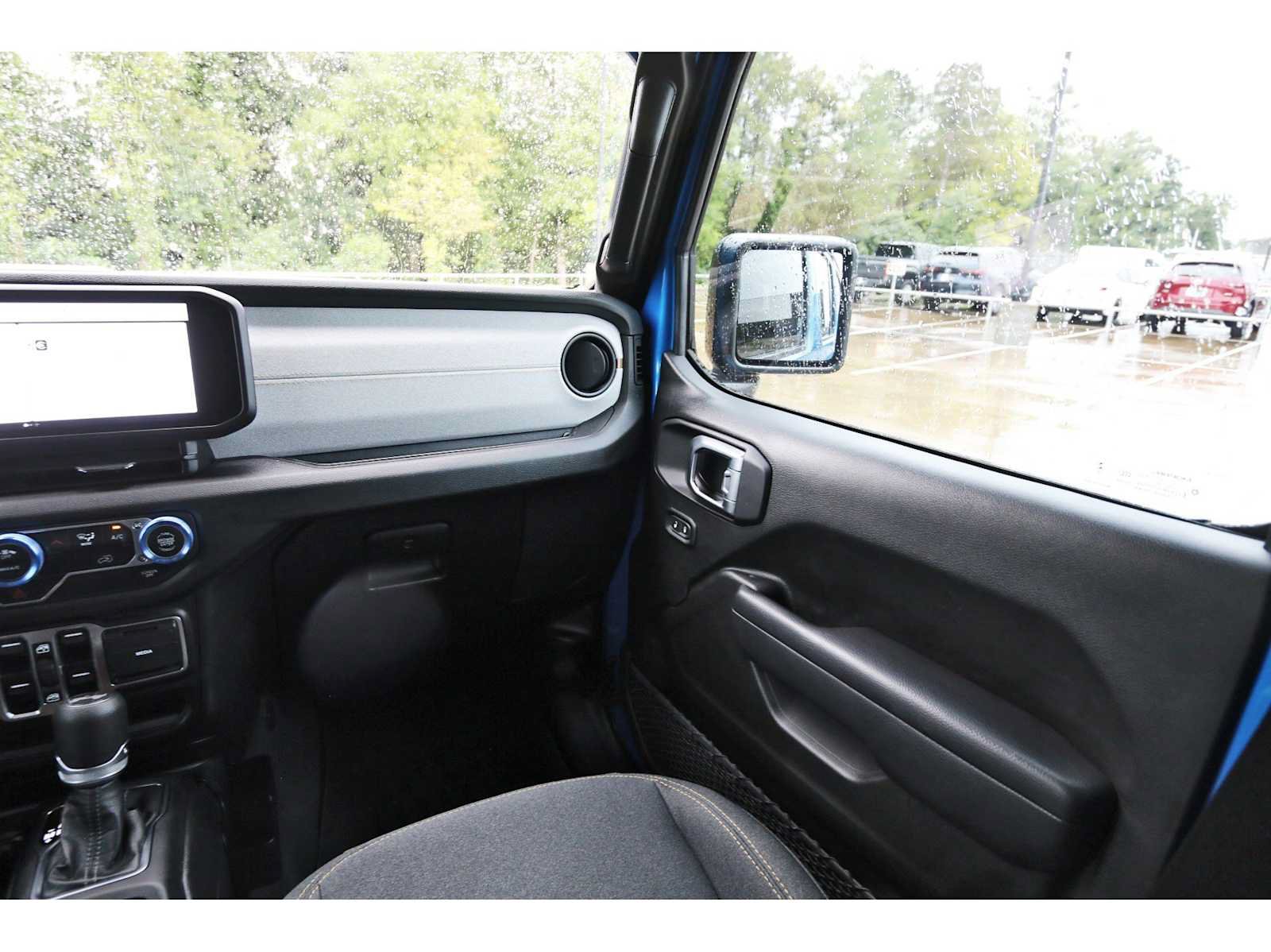 Used 2025 Jeep Wrangler Unlimited Sport AWD/4WD image 8