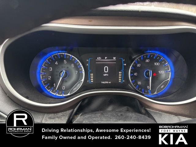 Used 2017 Chrysler Pacifica Touring-L w/ Tire & Wheel Group image 12