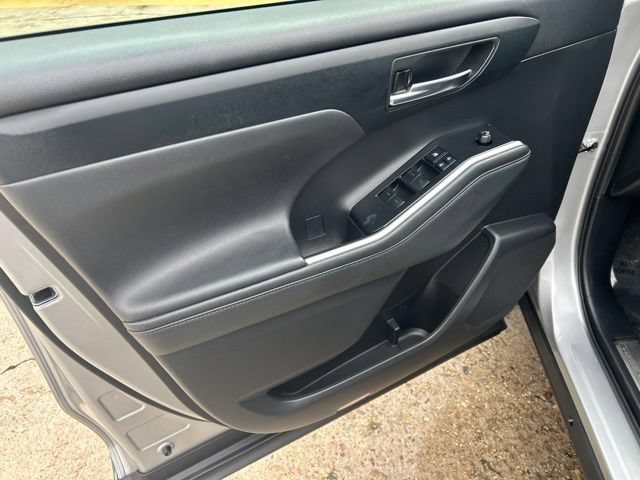 Used 2021 Toyota Highlander XSE FWD image 24