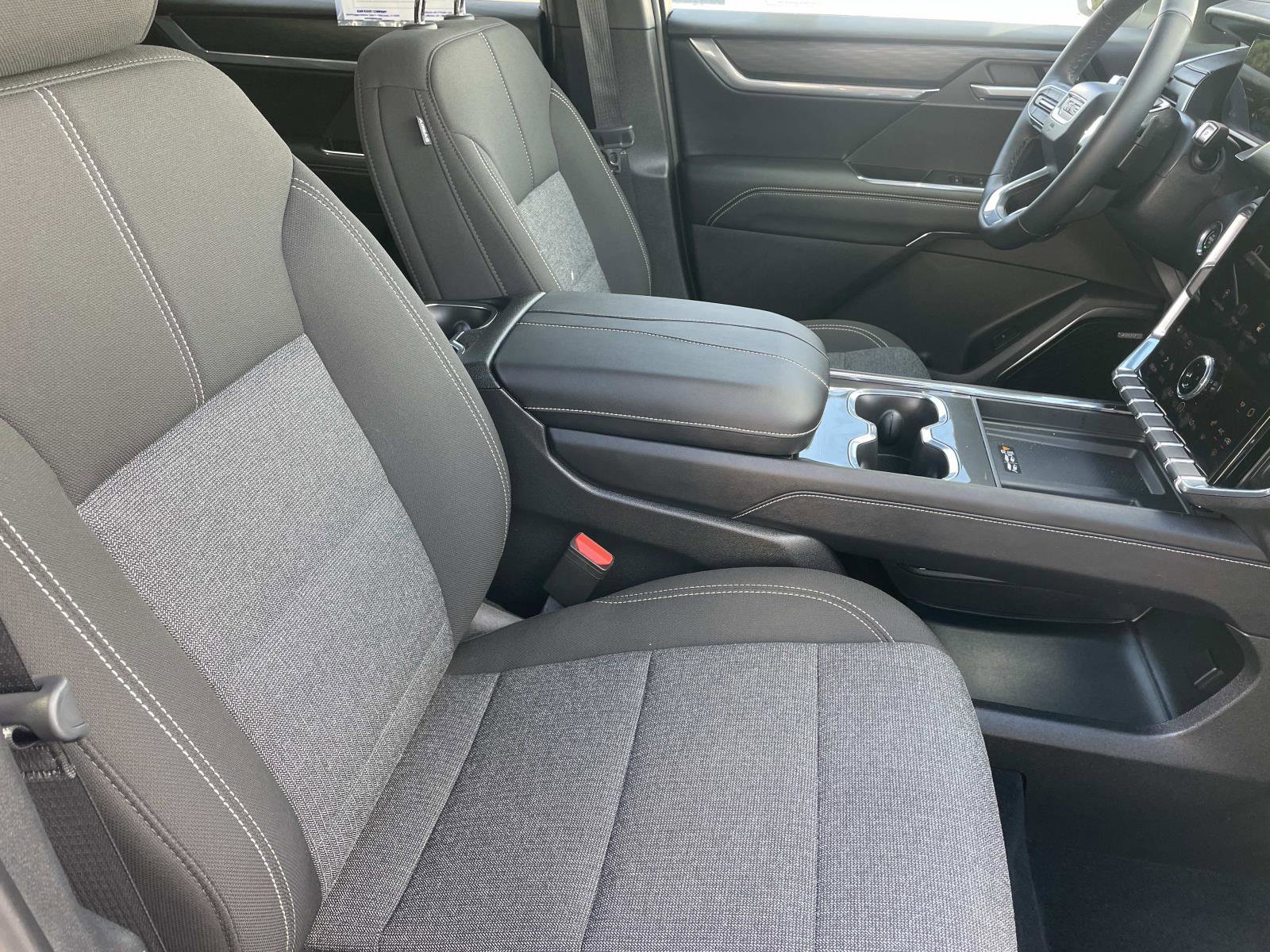 Used 2026 GMC Acadia Elevation image 26