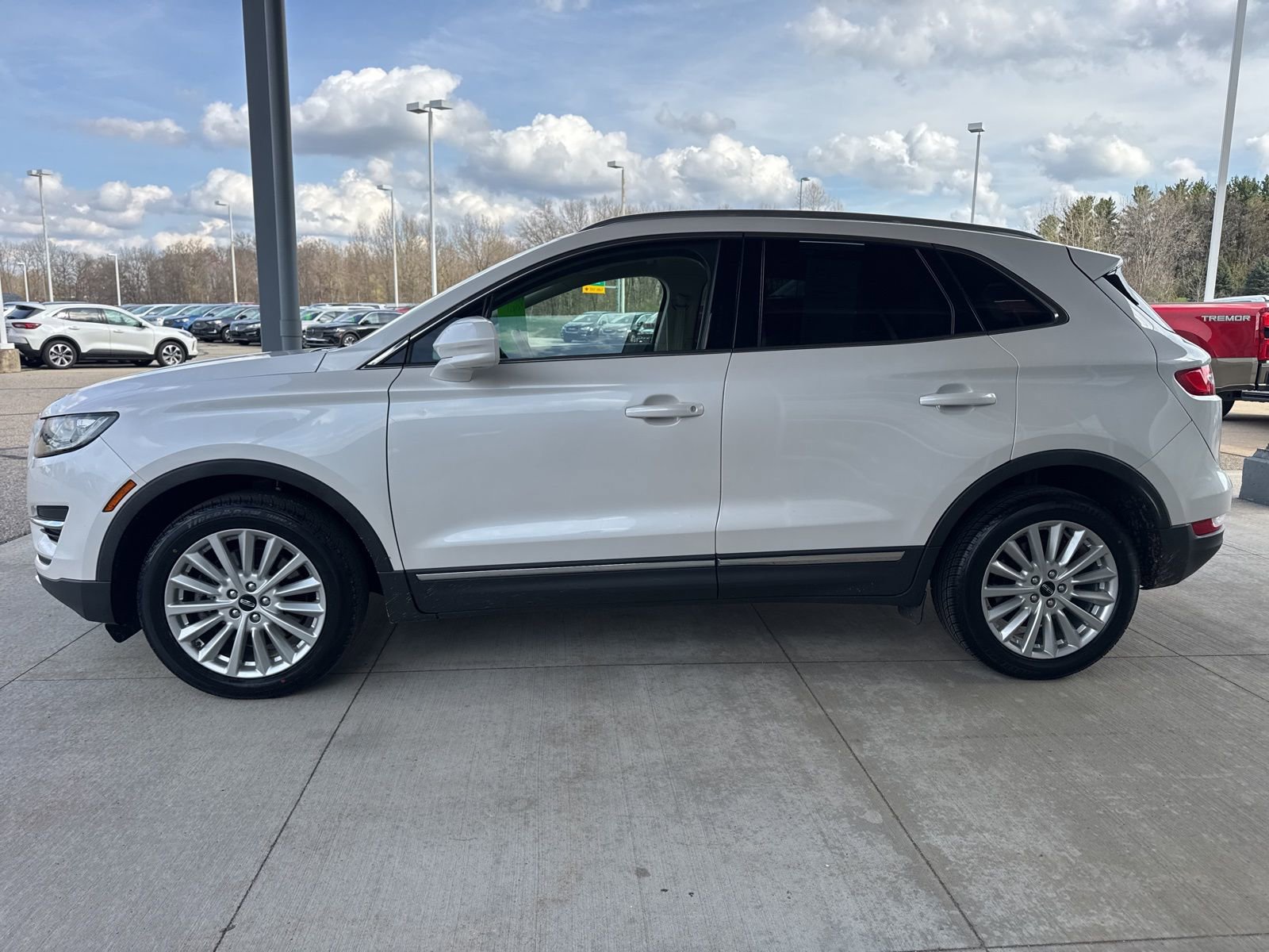 Used 2019 Lincoln MKC Premiere image 3