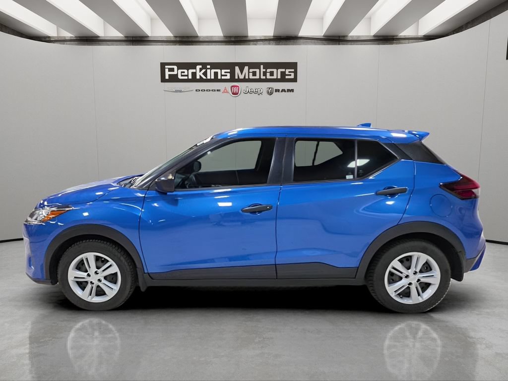 Used 2022 Nissan Kicks S w/ Interior Electronics Package FWD image 2