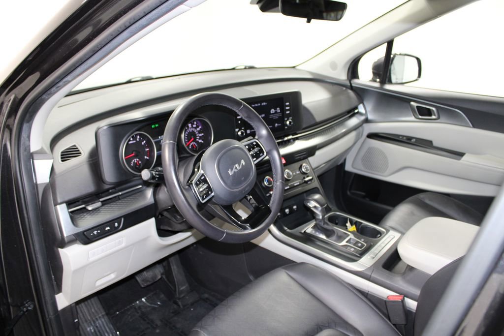Used 2024 Kia Carnival LX image 22