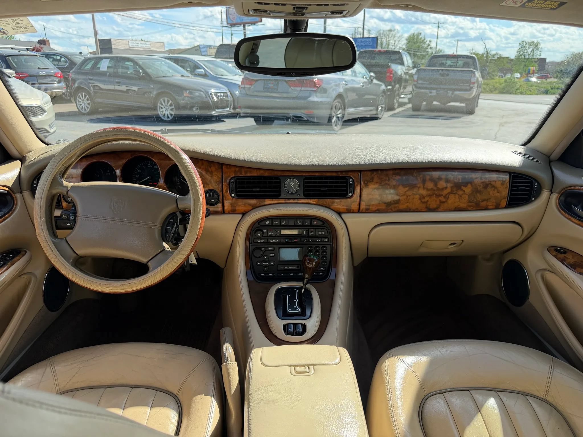 Used 2001 Jaguar XJ8 RWD image 14