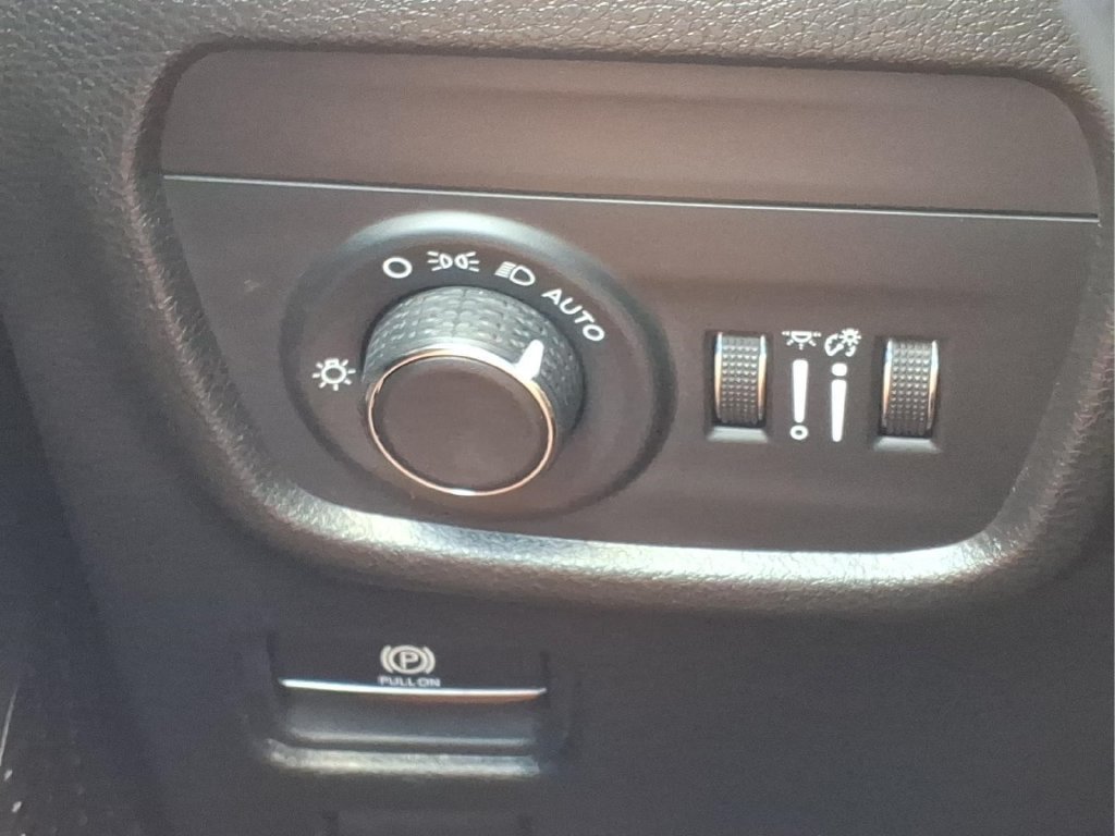 Used 2024 Jeep Grand Cherokee Altitude AWD/4WD image 27