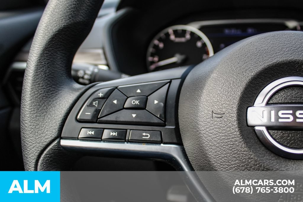 Used 2025 Nissan Altima 2.5 SV FWD image 25