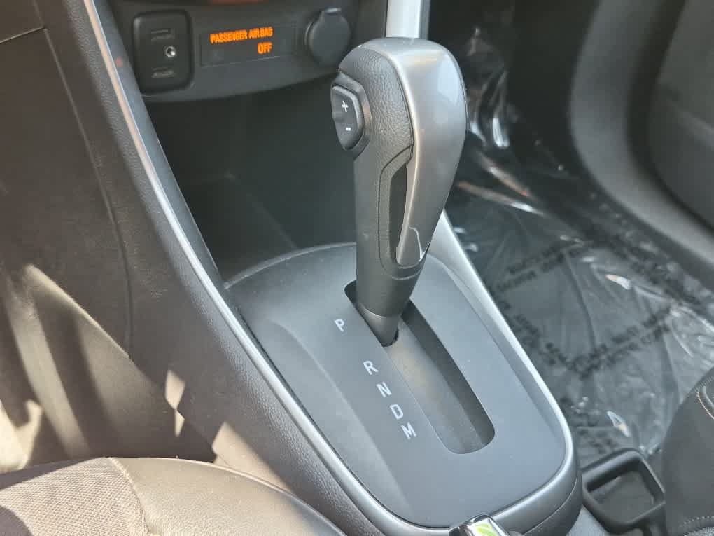 Used 2020 Chevrolet Trax LT w/ LT Convenience Package FWD image 12