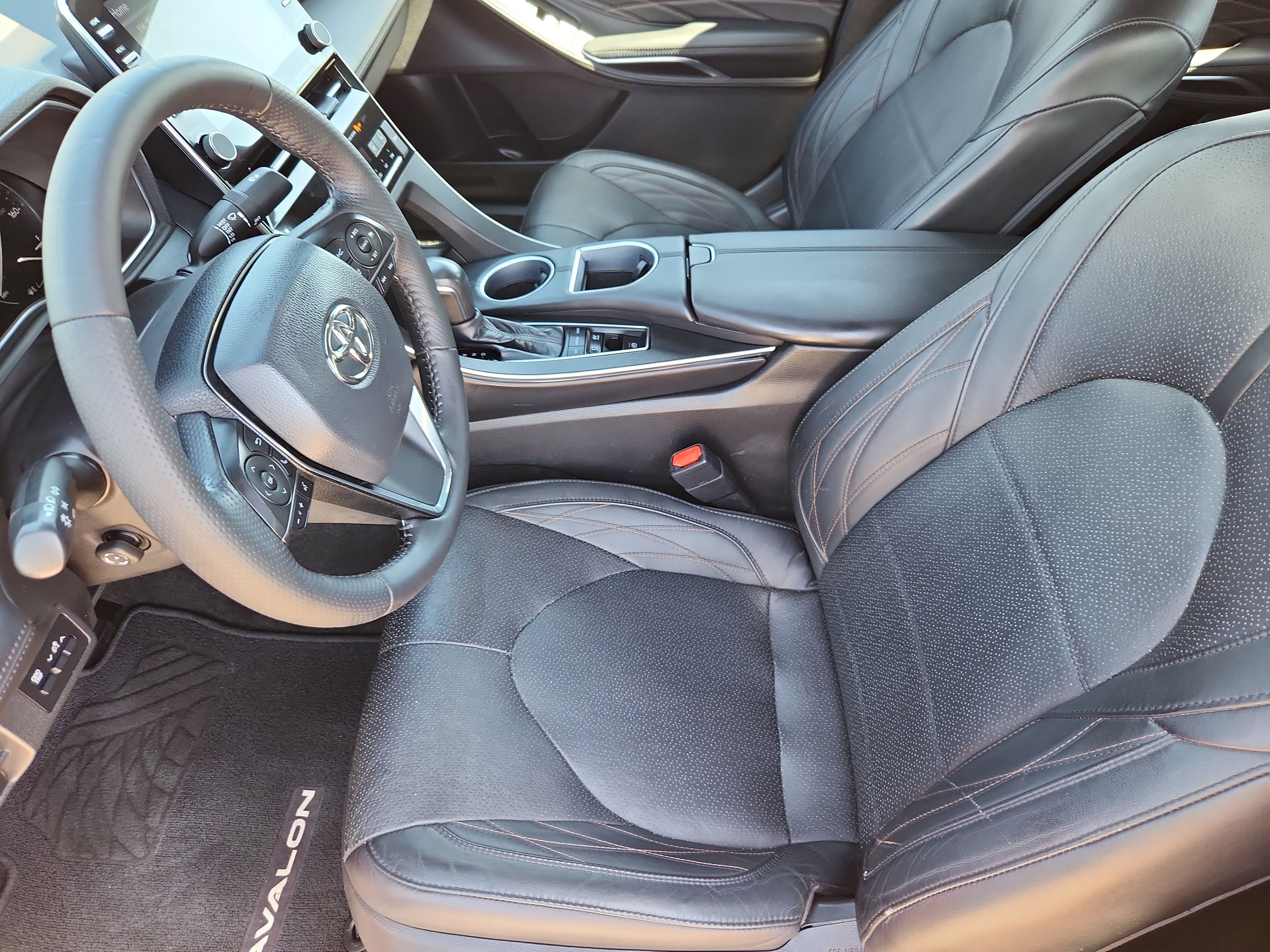 Used 2021 Toyota Avalon Limited w/ Advanced Safety Package FWD image 9