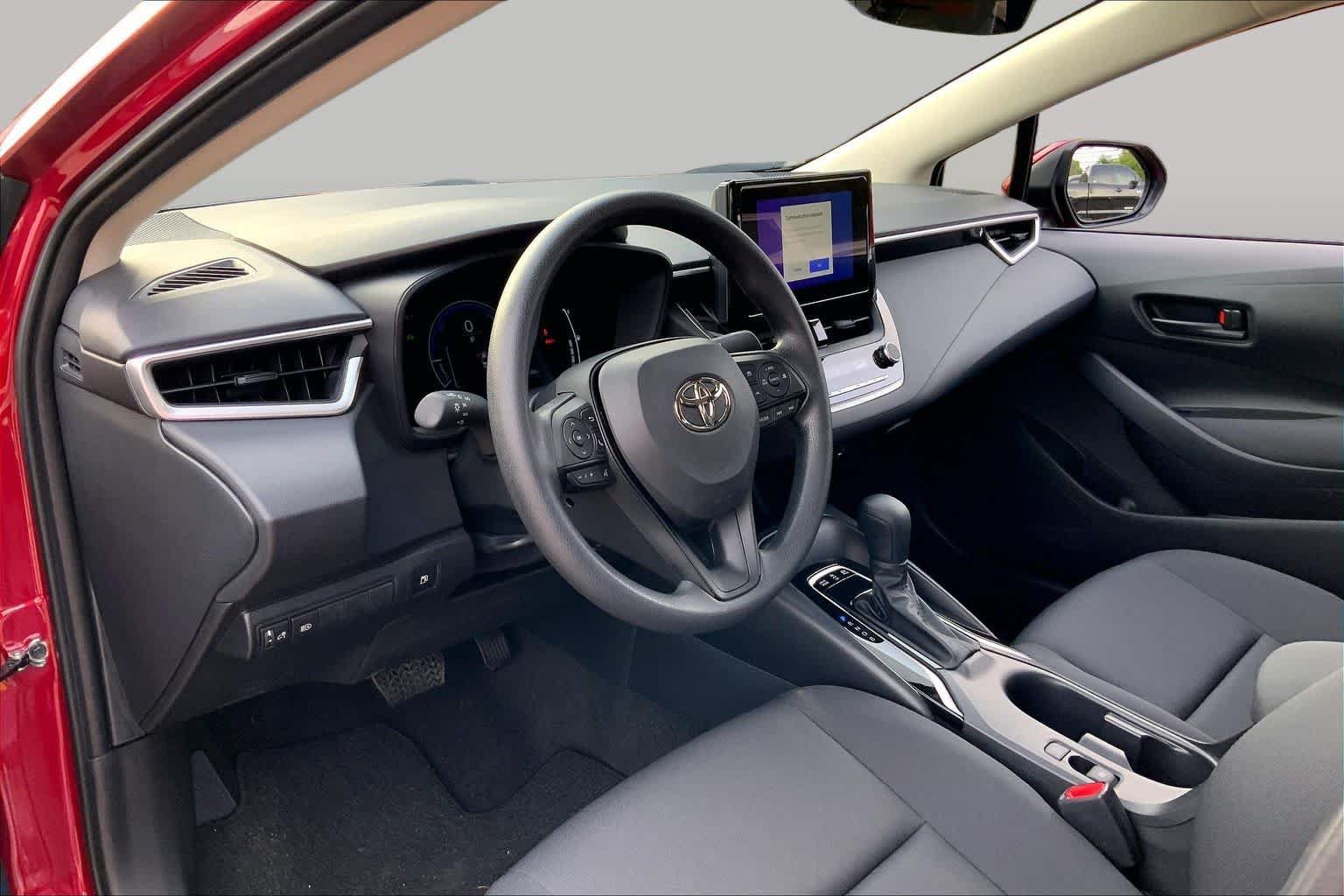 Used 2026 Toyota Corolla LE FWD image 17