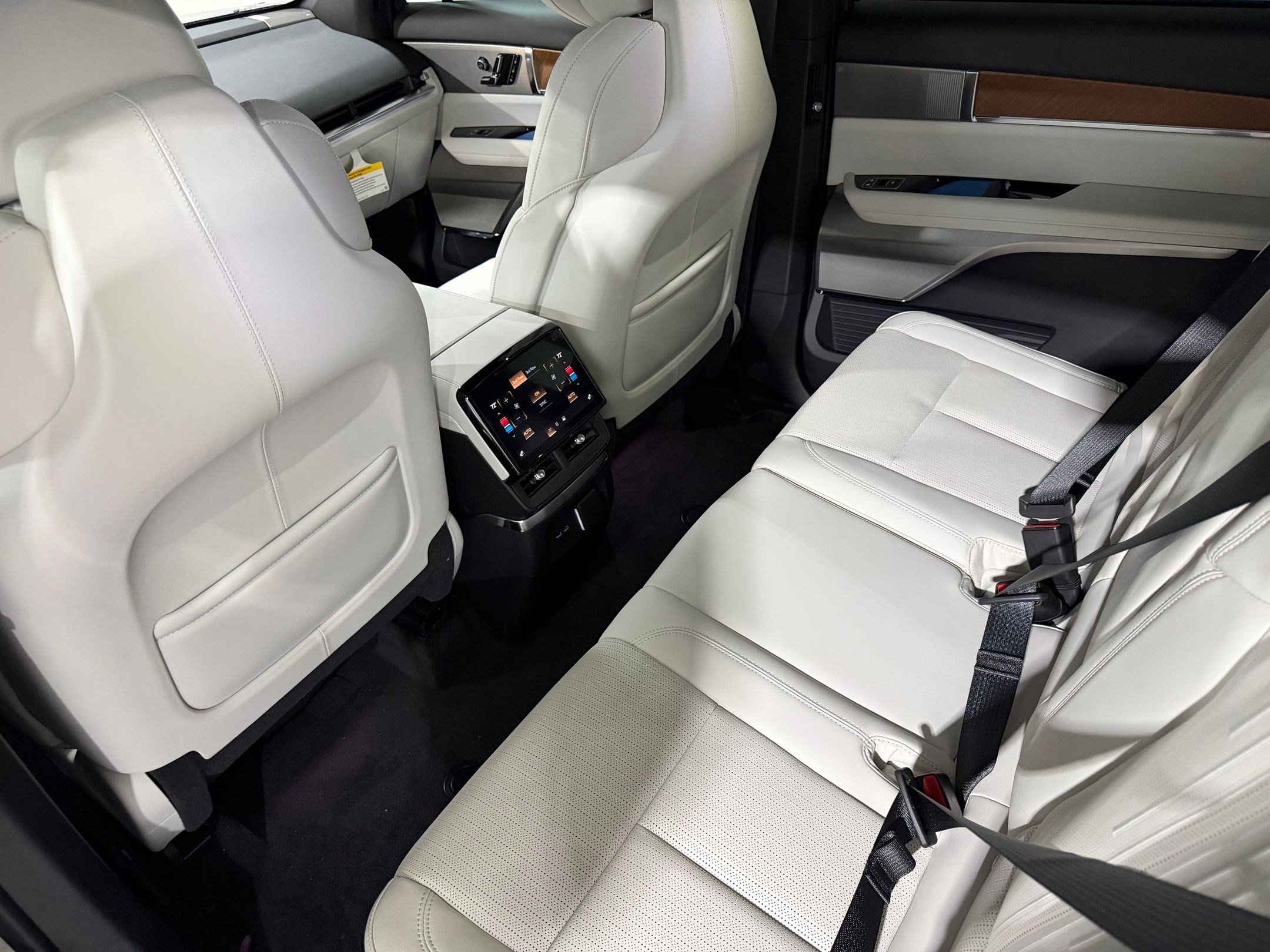 New 2026 Cadillac Vistiq Sport image 40