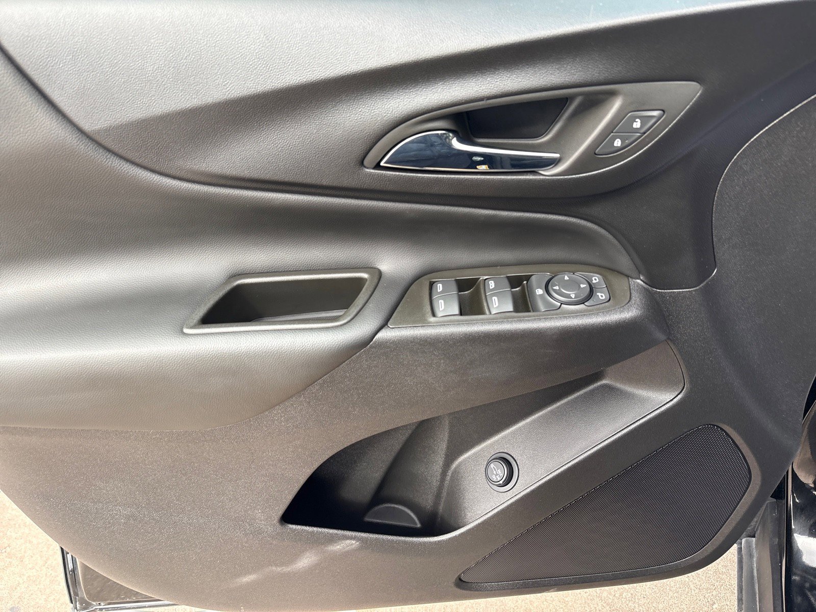 Used 2023 Chevrolet Equinox LT image 14