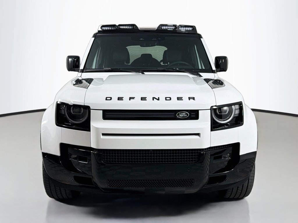 New 2026 Land Rover Defender 110 X-Dynamic SE AWD/4WD image 2