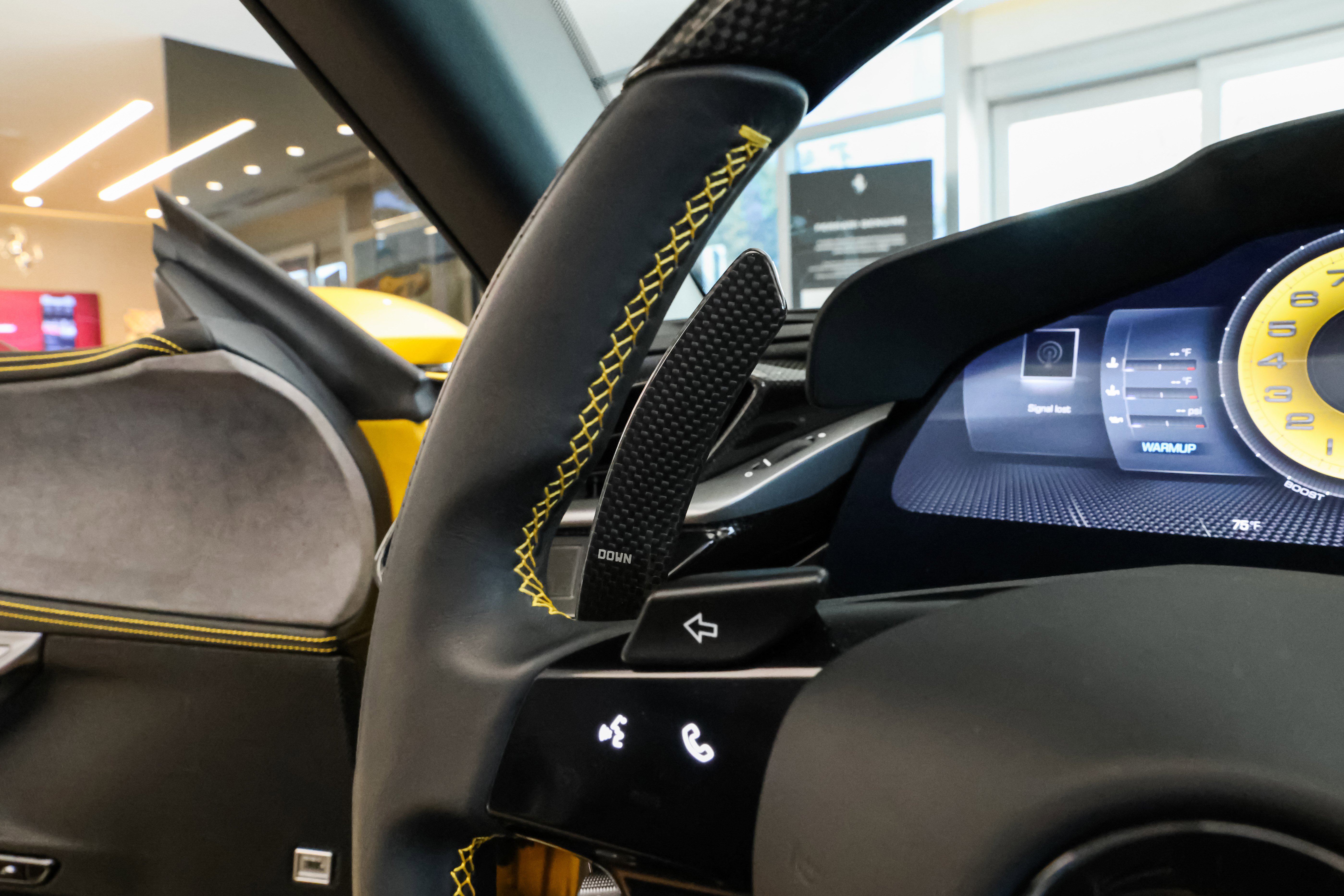 Used 2024 Ferrari SF90 Spider image 27