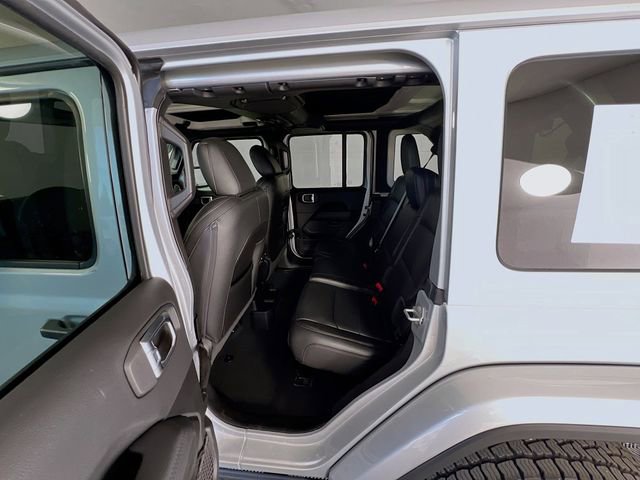 Used 2022 Jeep Wrangler Unlimited Sahara AWD/4WD image 27