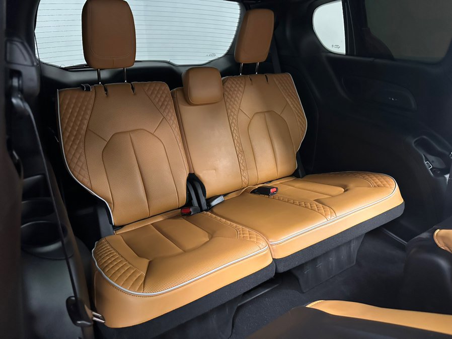 Used 2022 Chrysler Pacifica Pinnacle image 32