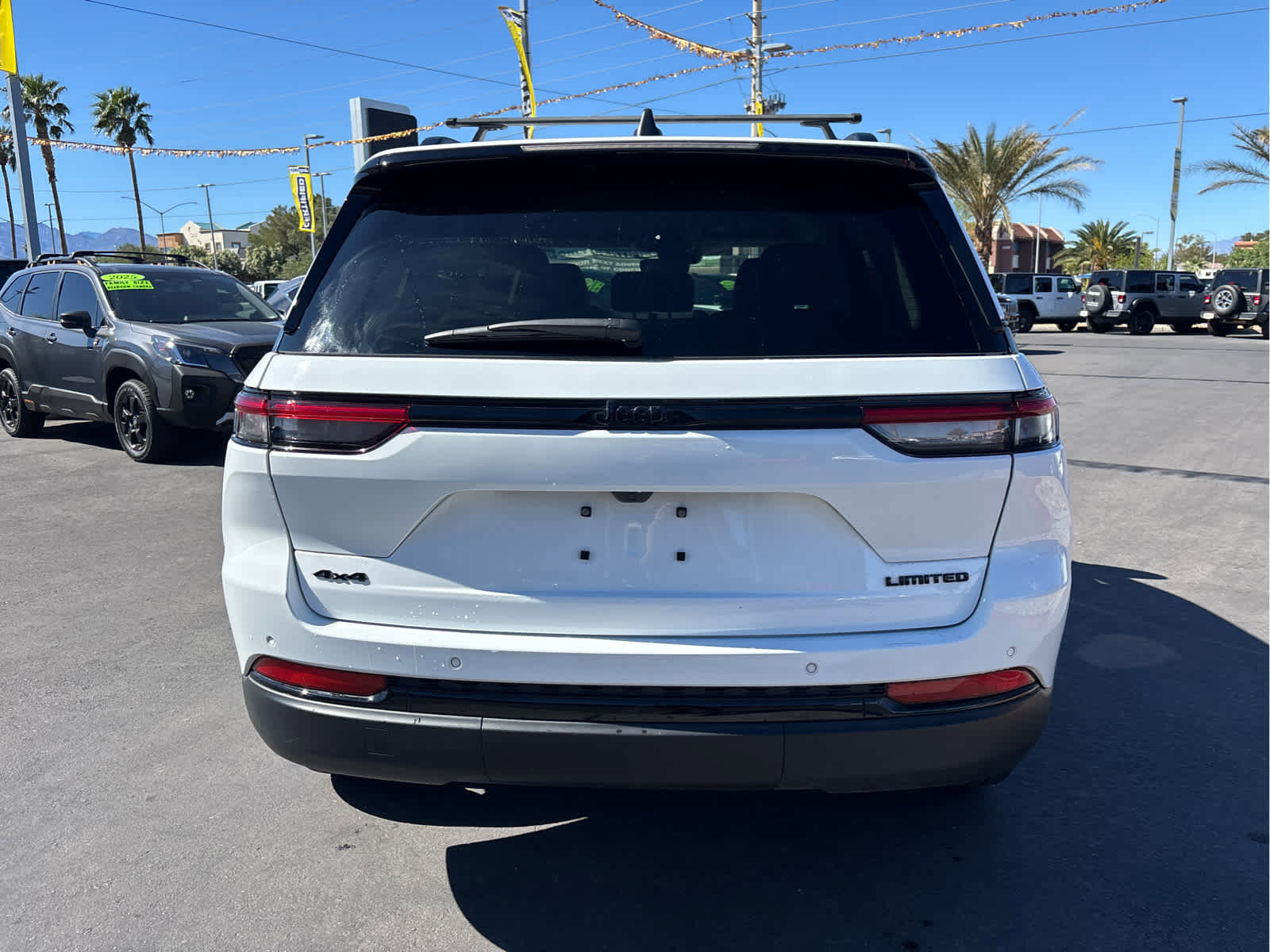 Used 2023 Jeep Grand Cherokee Limited w/ Black Appearance Package image 6