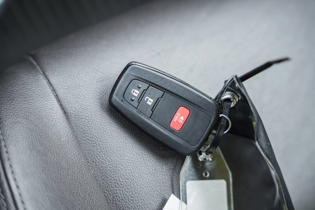 Used 2019 Toyota C-HR Limited FWD image 41