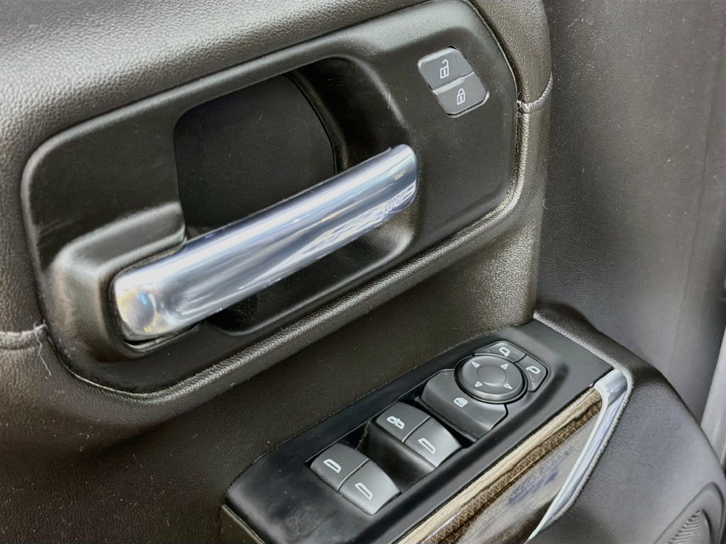 Used 2022 Chevrolet Silverado 1500 LT Trail Boss w/ Convenience Package II AWD/4WD image 17