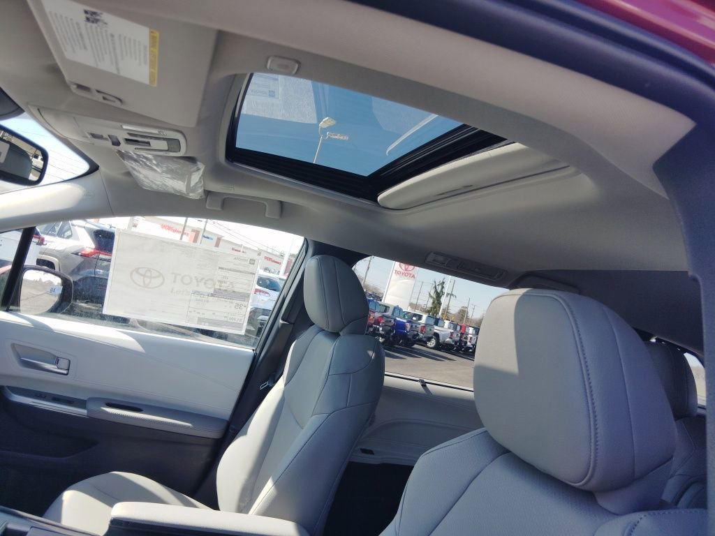 New 2026 Toyota Sienna XLE image 8