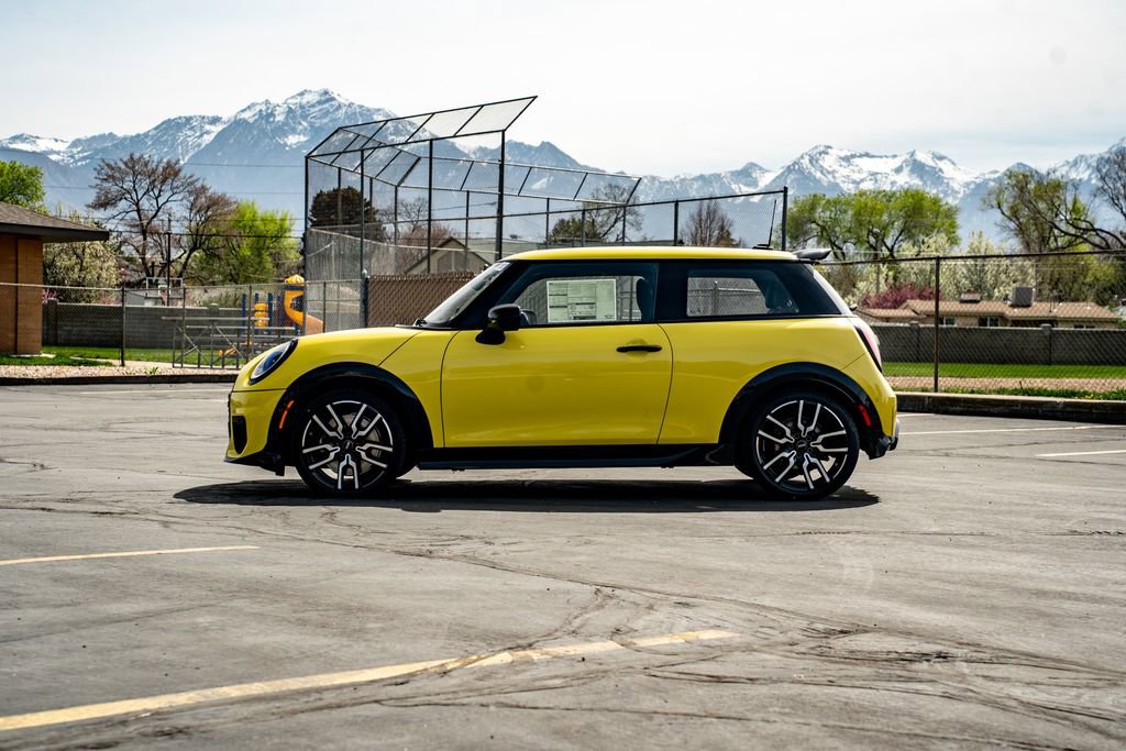 New 2026 MINI Cooper S image 2