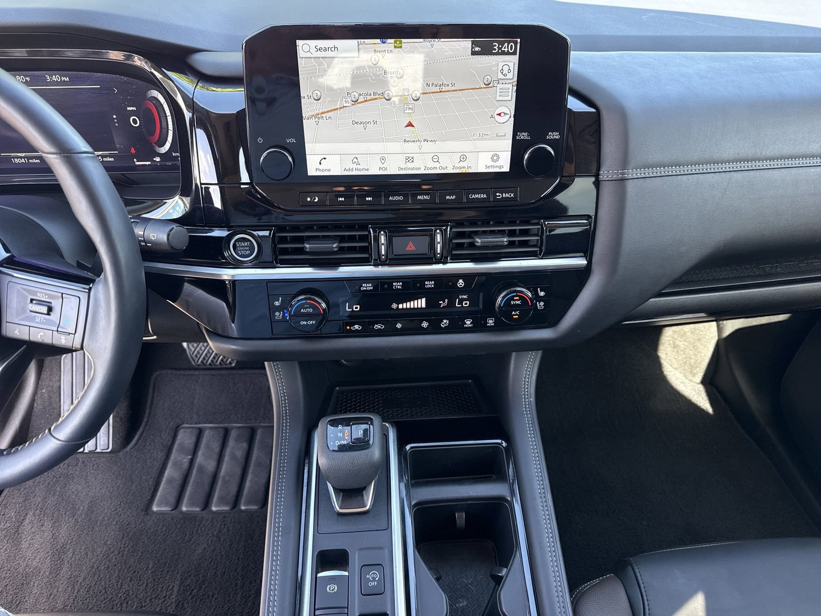 Used 2024 Nissan Pathfinder Platinum image 35