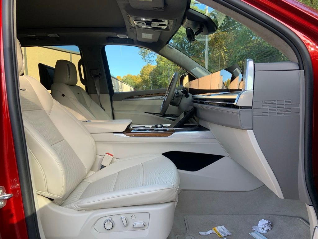 Used 2025 Cadillac Escalade Sport Platinum w/ LPO, Floor Liner Package image 15