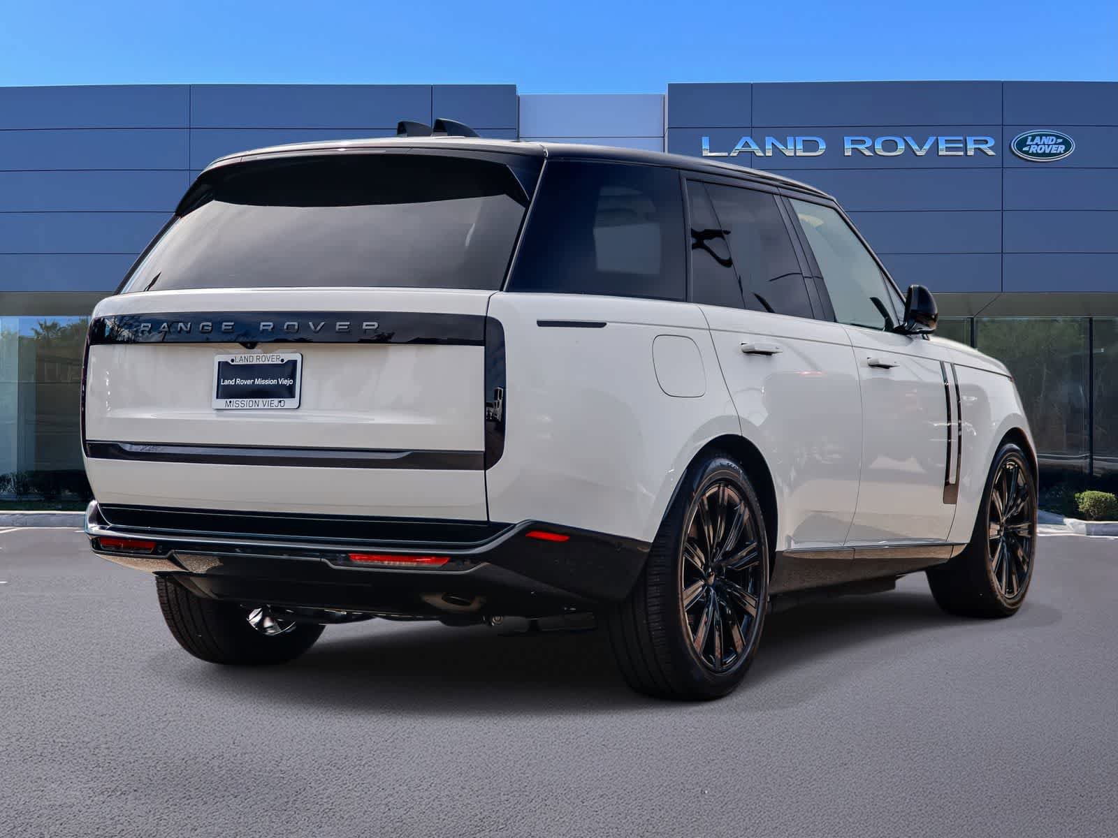 New 2026 Land Rover Range Rover SE image 4