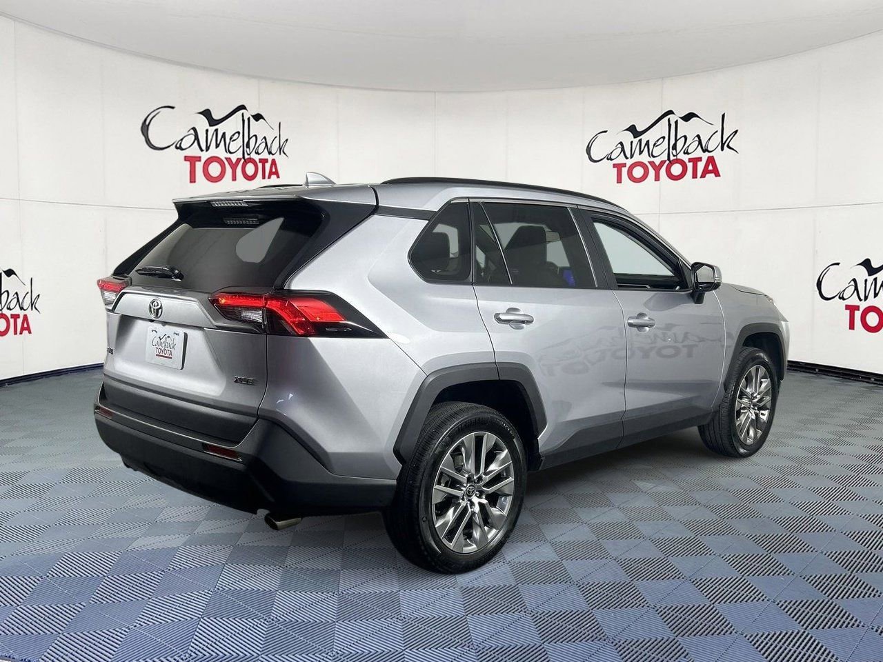 Used 2023 Toyota RAV4 XLE Premium FWD image 7