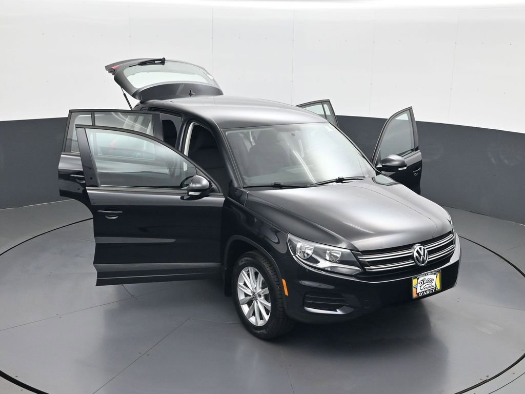 Used 2017 Volkswagen Tiguan Limited w/ Alloy Wheels Package image 29