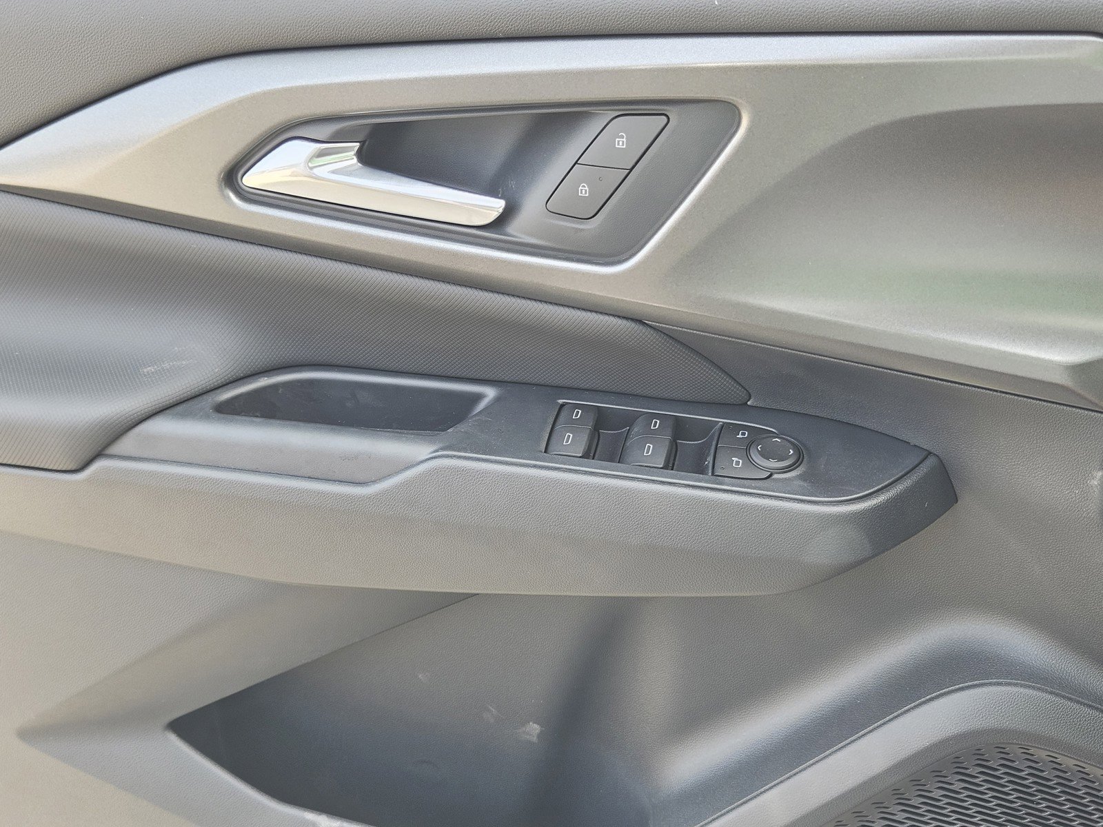 New 2026 Chevrolet Equinox EV LT w/ Comfort Package image 16