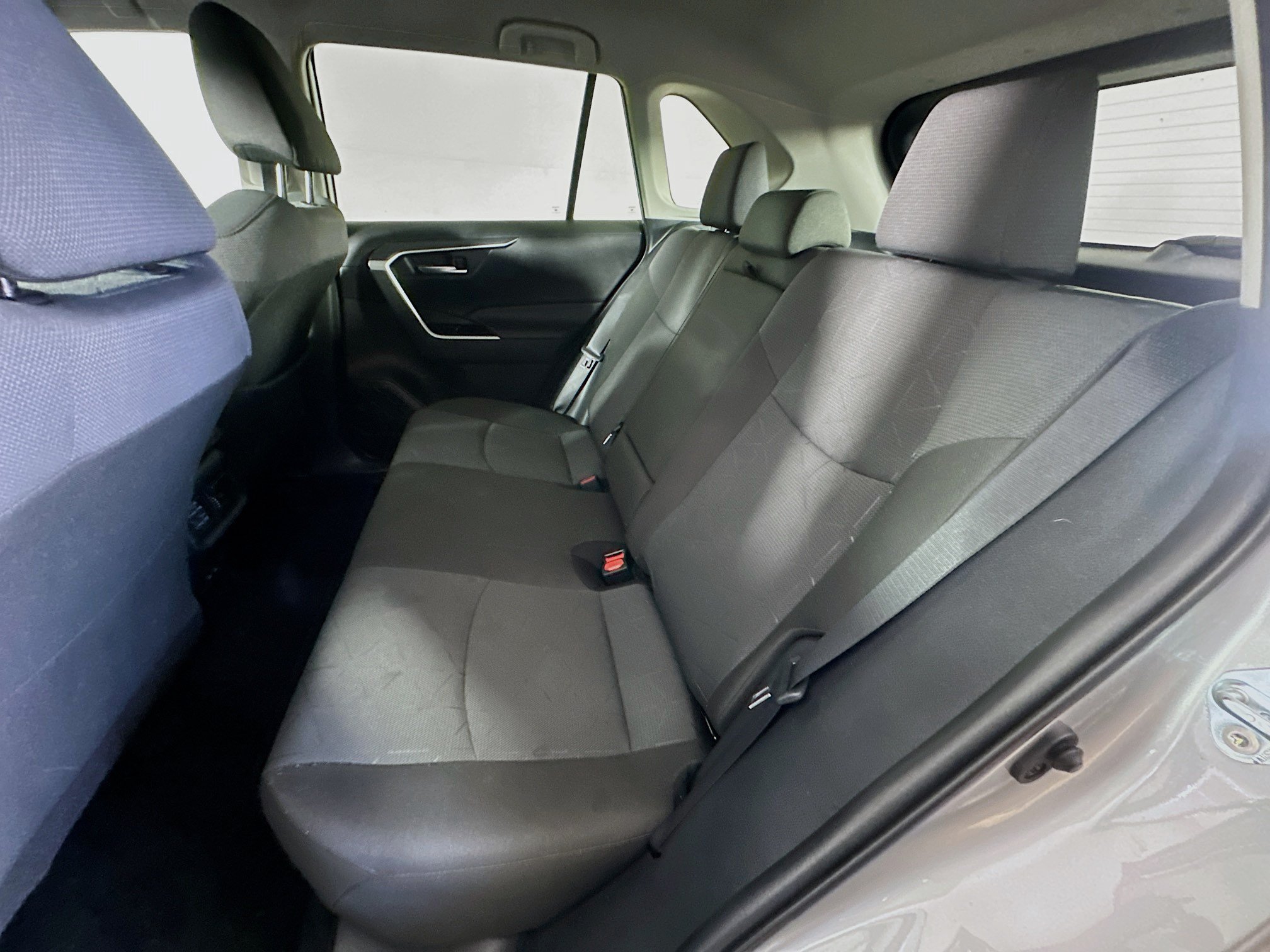 Used 2025 Toyota RAV4 XLE FWD image 27