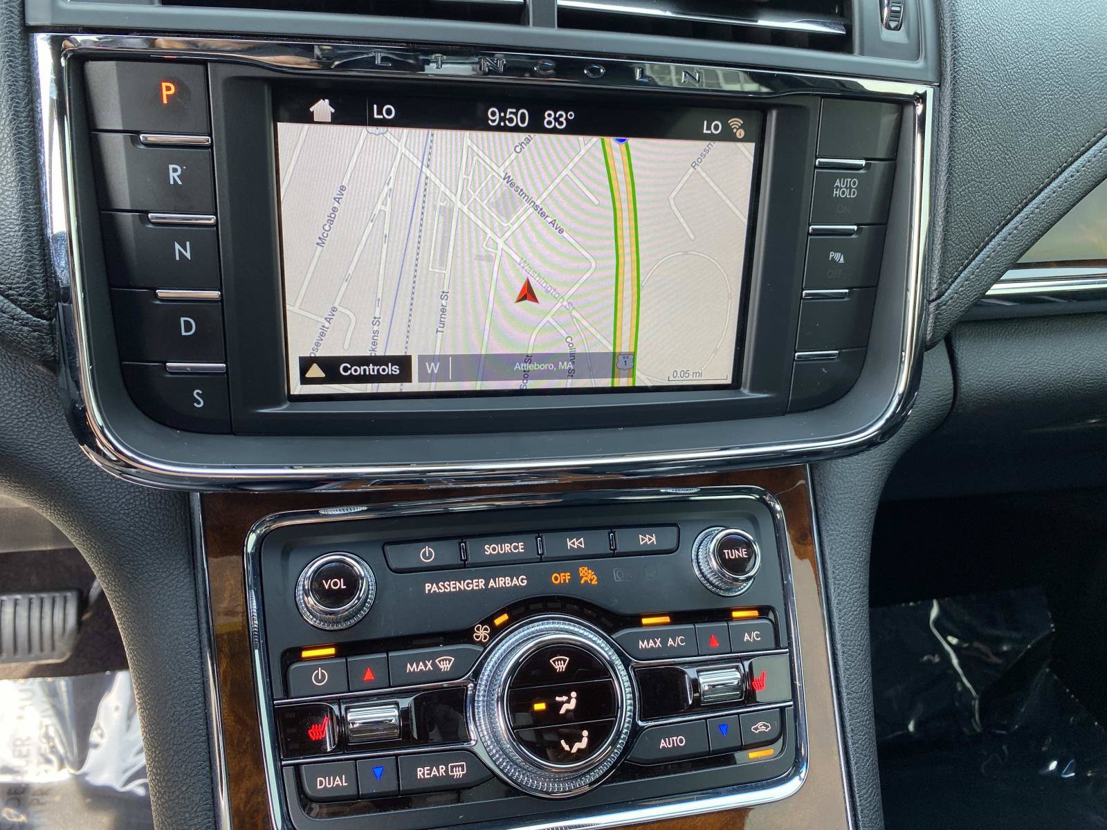 Used 2017 Lincoln Continental Select FWD image 10