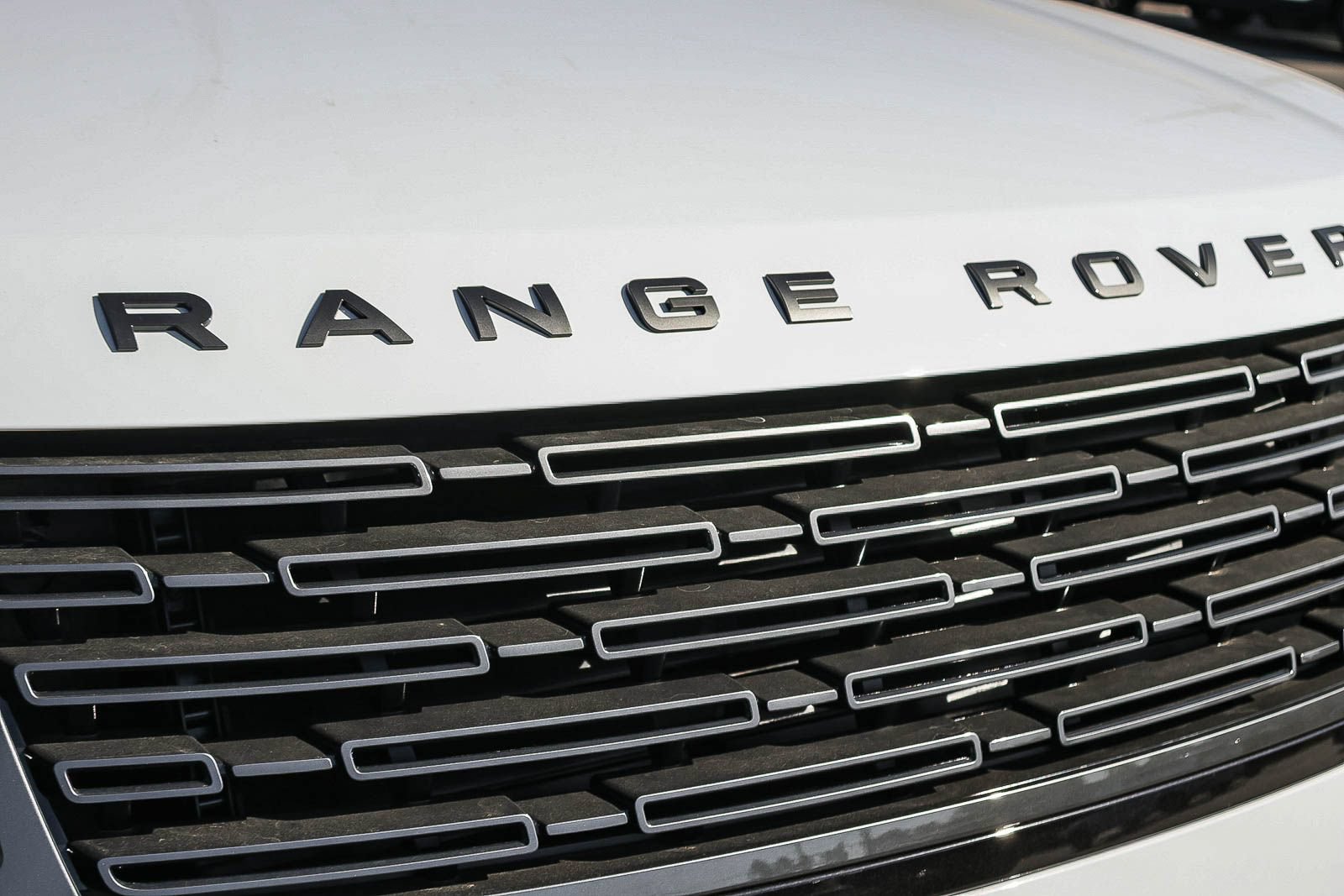 New 2026 Land Rover Range Rover Long Wheelbase SE AWD/4WD image 16