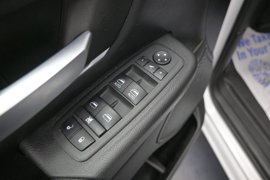 Used 2022 RAM 1500 Big Horn AWD/4WD image 29