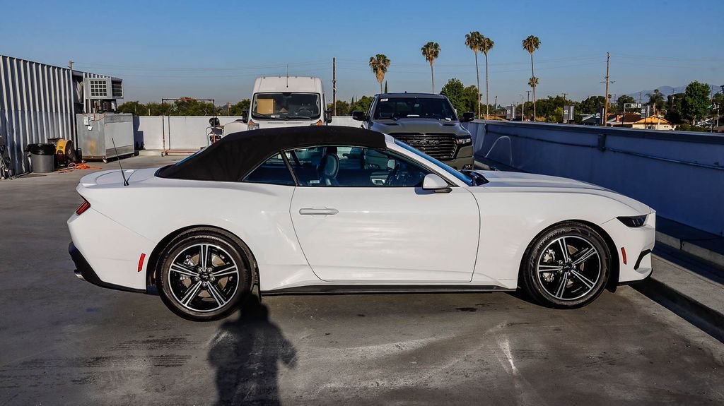 Used 2025 Ford Mustang Premium RWD image 13