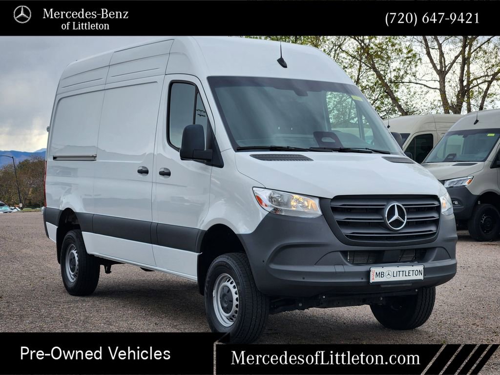 Used 2025 Mercedes-Benz Sprinter 2500 image 3
