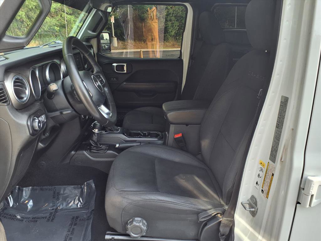 Used 2018 Jeep Wrangler Unlimited Sahara w/ Cold Weather Group image 12