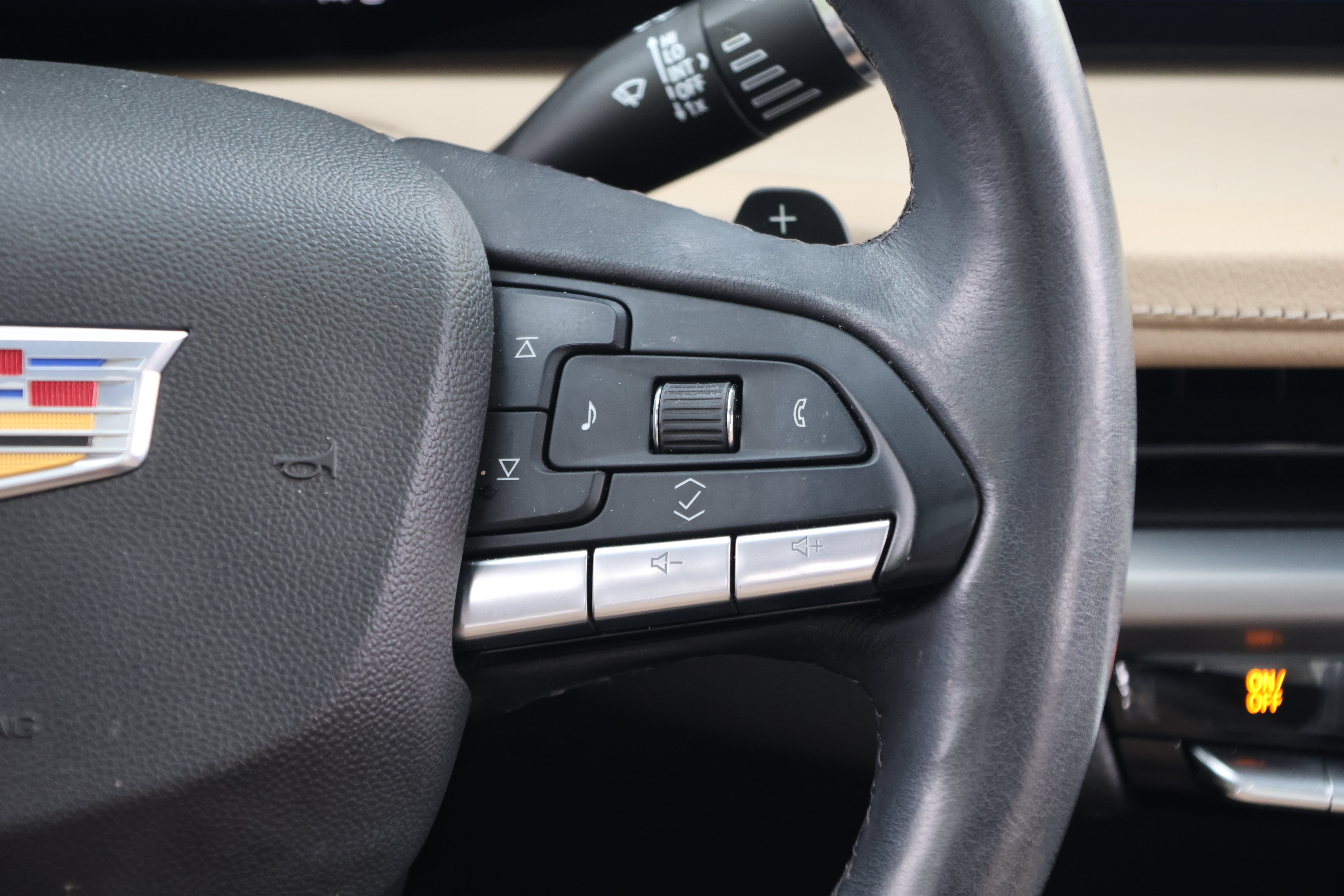 Used 2024 Cadillac XT4 Luxury w/ Cold Weather Package AWD/4WD image 22