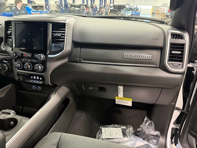 New 2026 RAM 1500 4x4 Crew Cab image 27