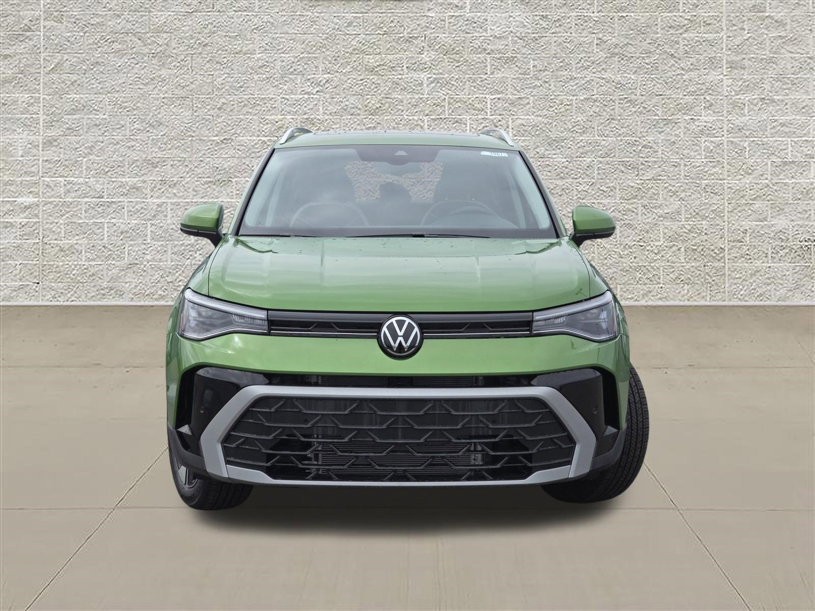 New 2026 Volkswagen Taos SE AWD/4WD image 2