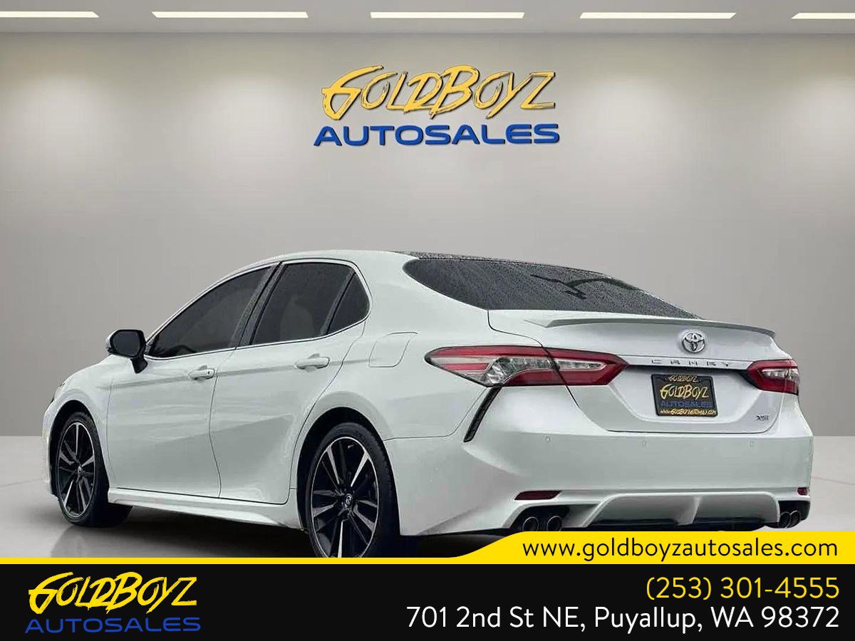 Used 2018 Toyota Camry XSE image 4